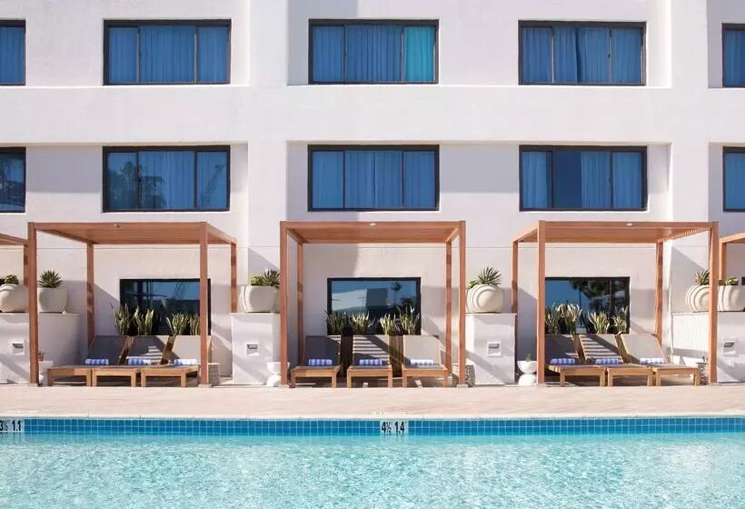 Hilton Santa Monica Hotel & Suites