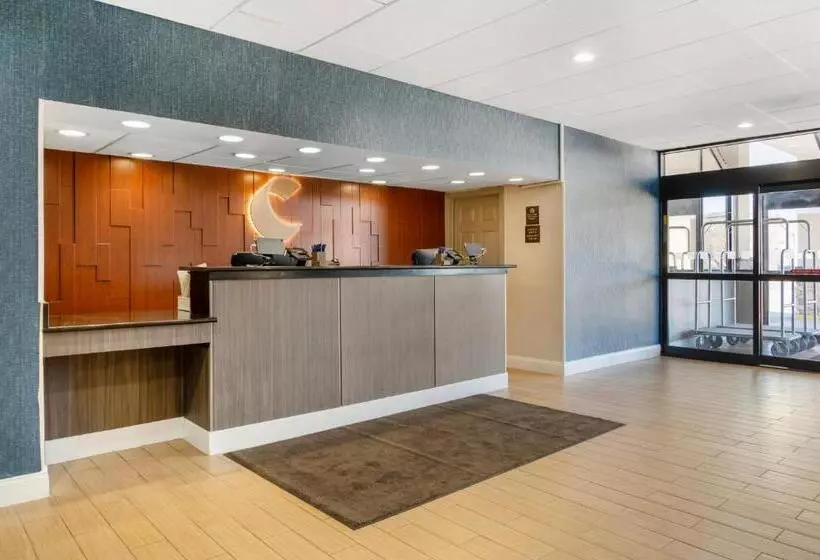 호텔 Comfort Inn & Suites Danbury Bethel