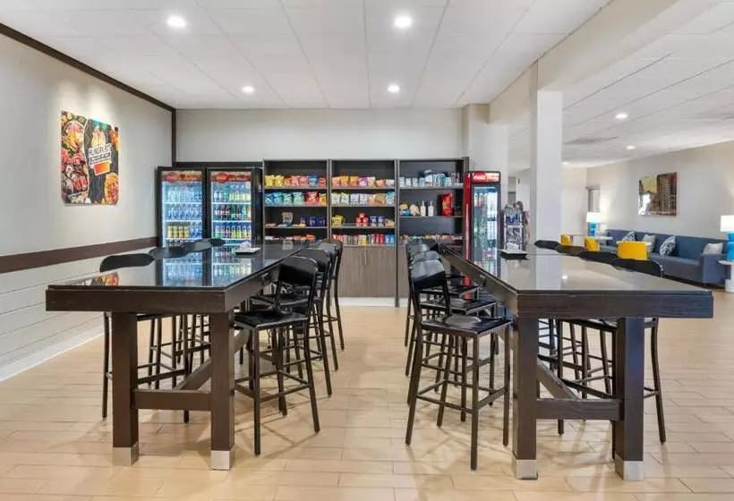 호텔 Comfort Inn & Suites Danbury Bethel