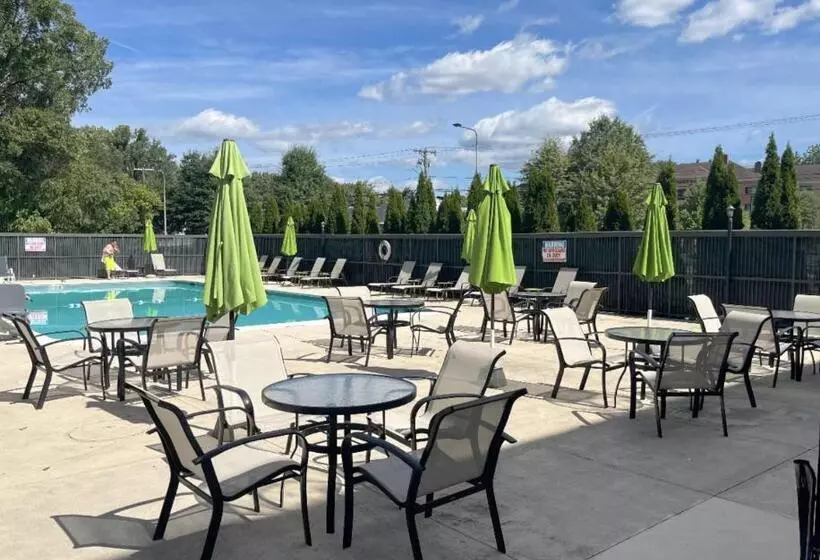 호텔 Comfort Inn & Suites Danbury Bethel