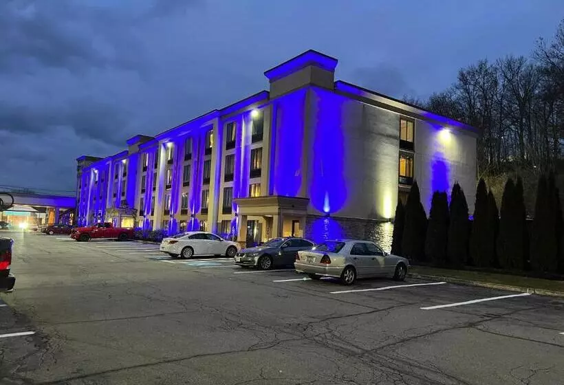 호텔 Comfort Inn & Suites Danbury Bethel