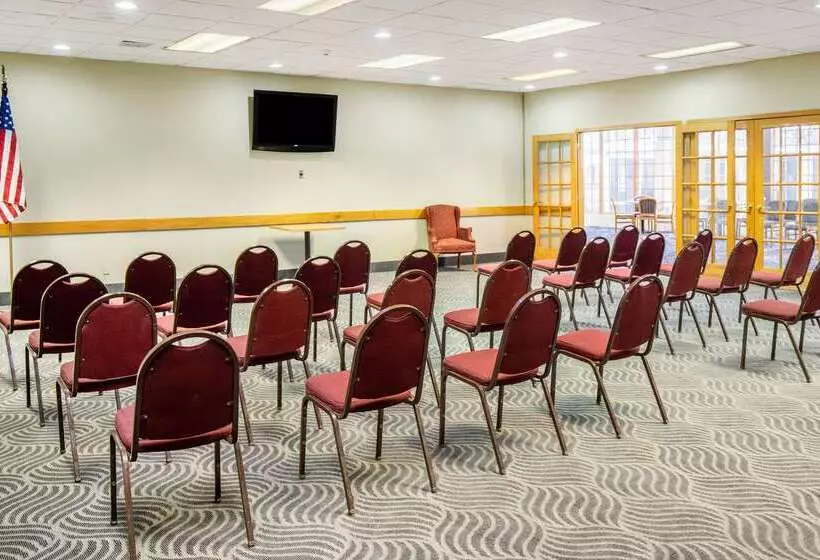 Отель Quality Inn