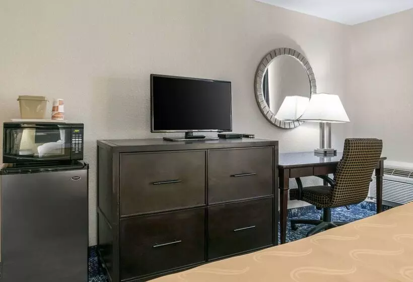 ホテル Quality Inn & Suites Banquet Center