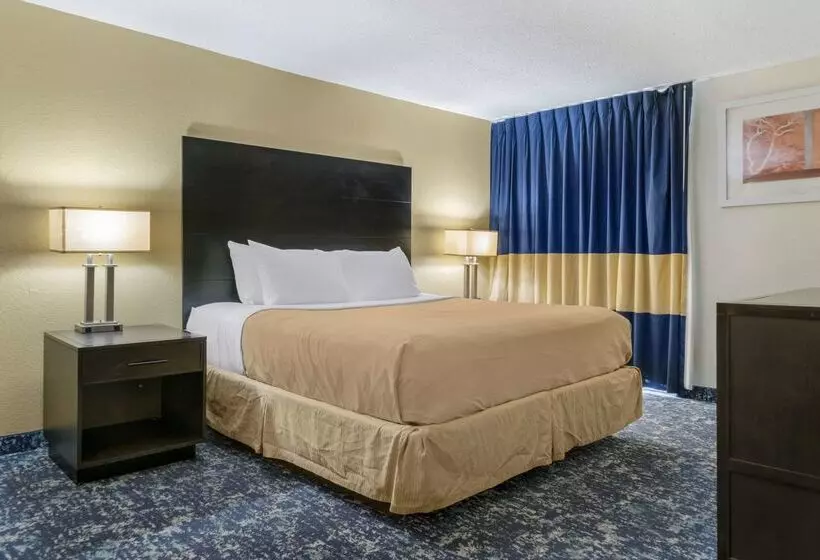 ホテル Quality Inn & Suites Banquet Center