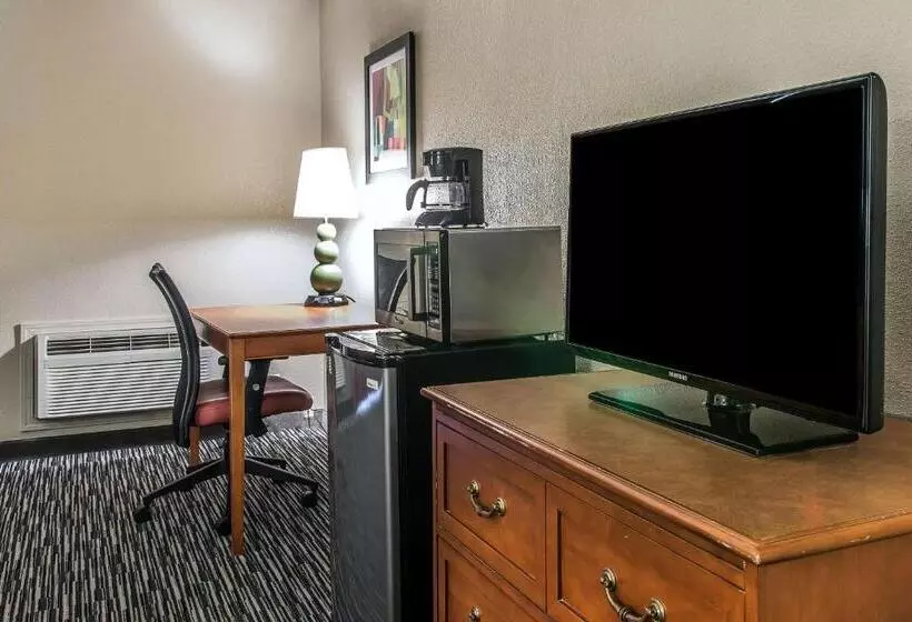 ホテル Quality Inn & Suites Banquet Center