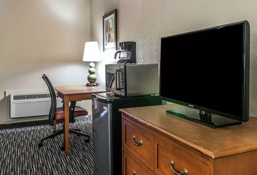 ホテル Quality Inn & Suites Banquet Center