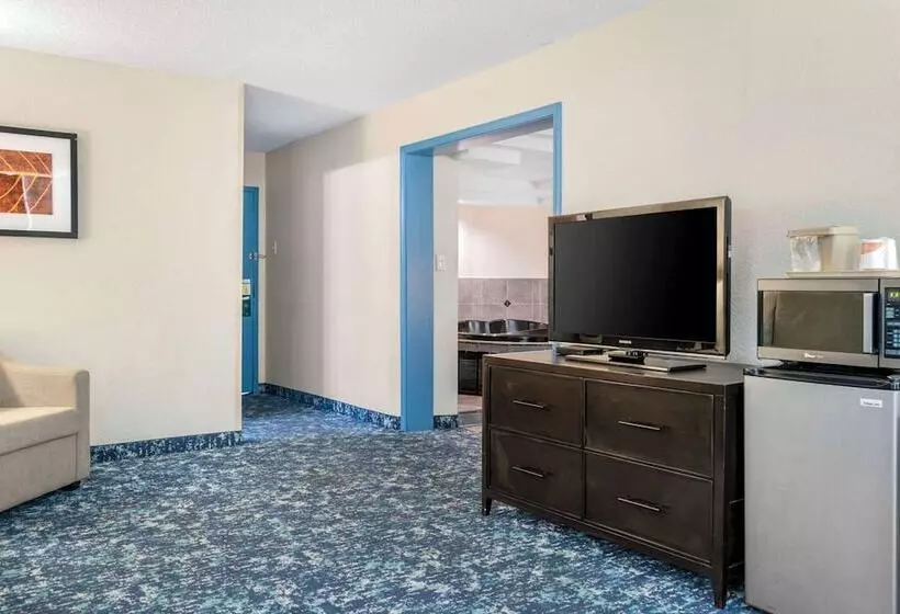 ホテル Quality Inn & Suites Banquet Center