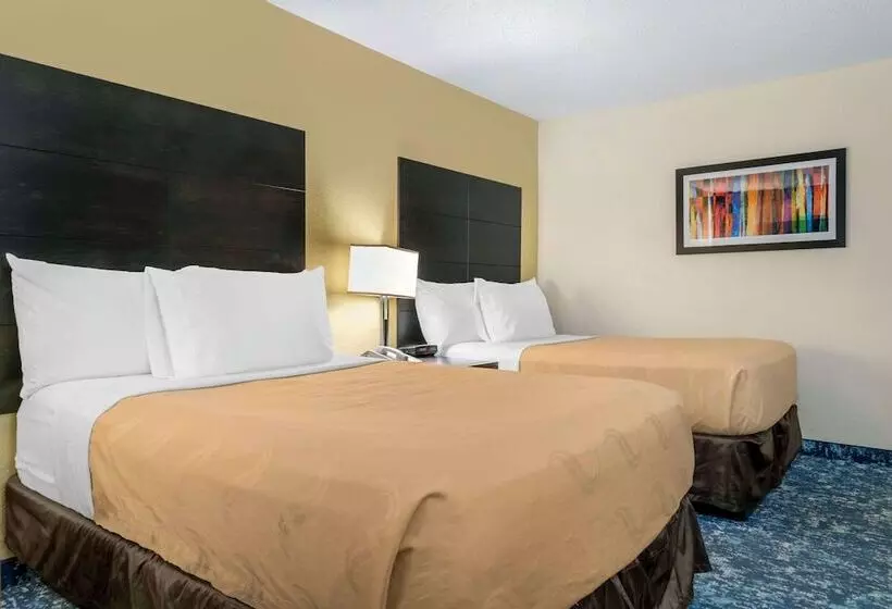 ホテル Quality Inn & Suites Banquet Center