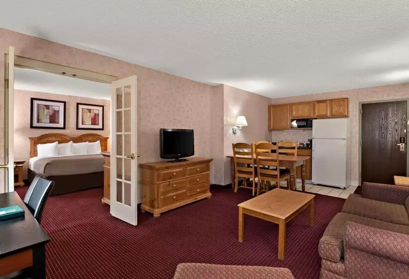 Hotel Quality Inn & Suites