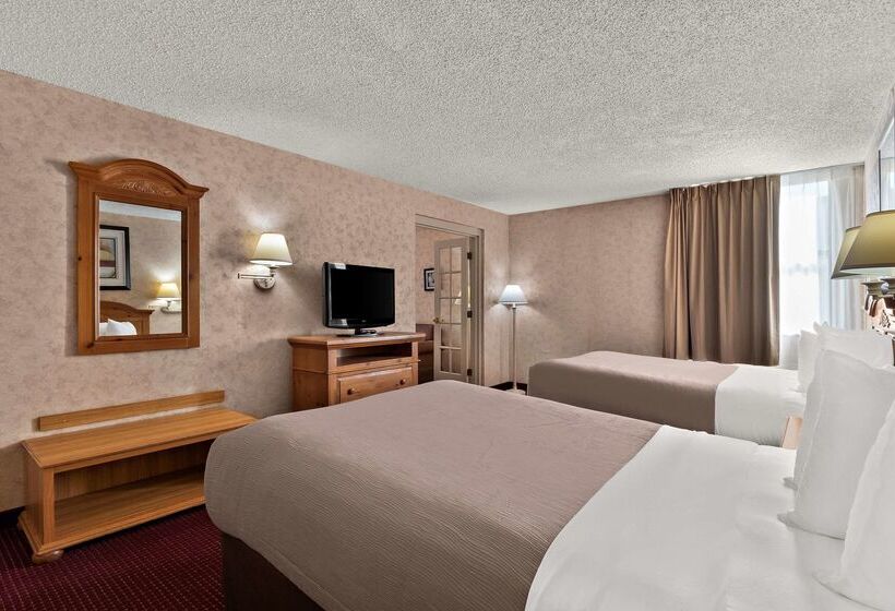 Отель Quality Inn & Suites