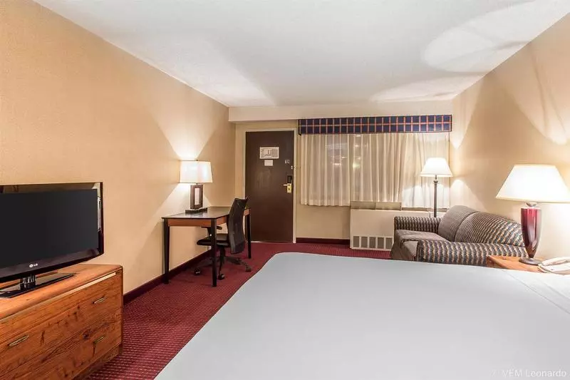 Hotel Quality Inn & Suites