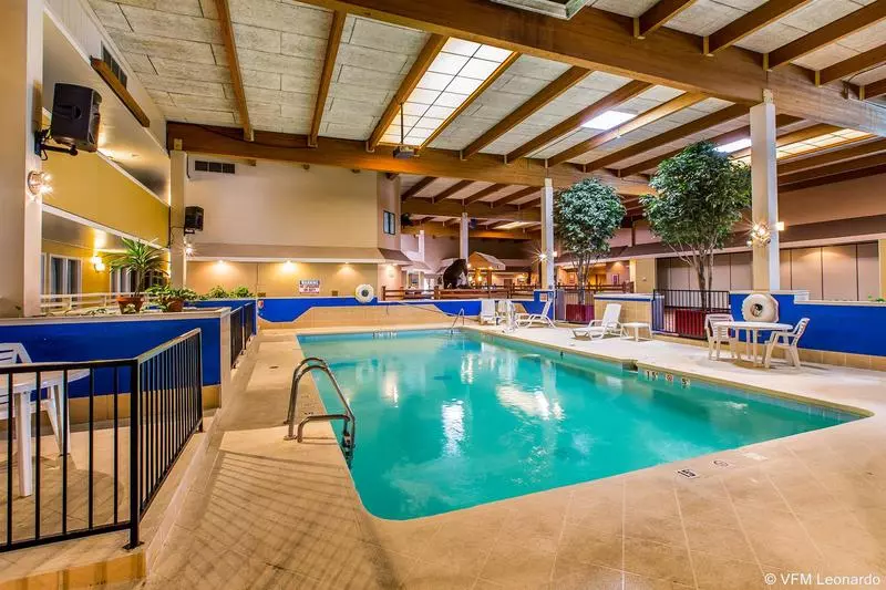 Hotel Quality Inn & Suites