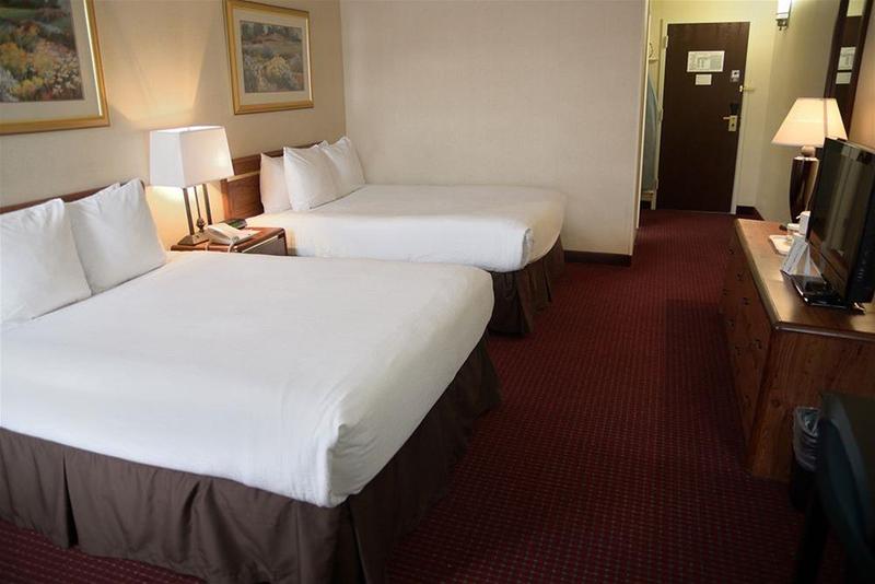 Отель Quality Inn & Suites