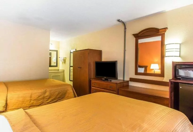 فندق Quality Inn University