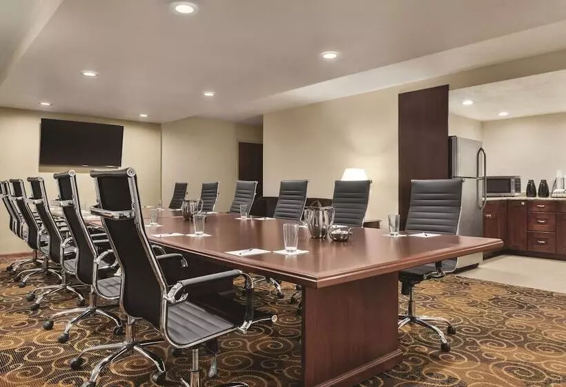 Radisson Hotel And Conference Center Fond Du Lac