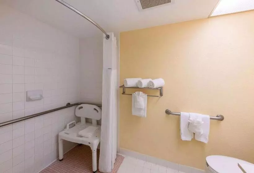 호텔 Ramada By Wyndham Kissimmee Gateway Free Theme Park Shuttle