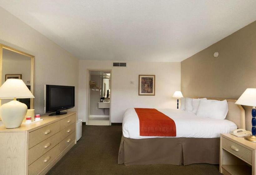 هتل Ramada By Wyndham Kissimmee Gateway Free Theme Park Shuttle