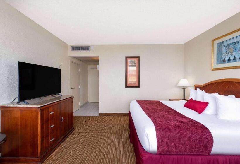 هتل Ramada By Wyndham Kissimmee Gateway Free Theme Park Shuttle