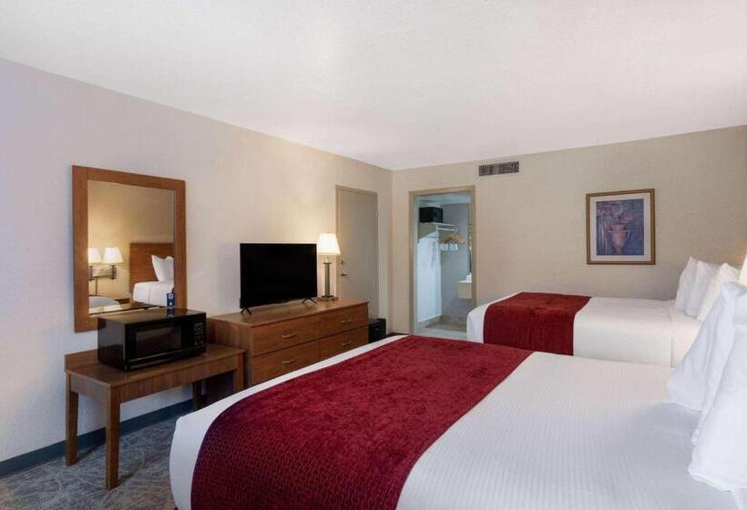 هتل Ramada By Wyndham Kissimmee Gateway Free Theme Park Shuttle