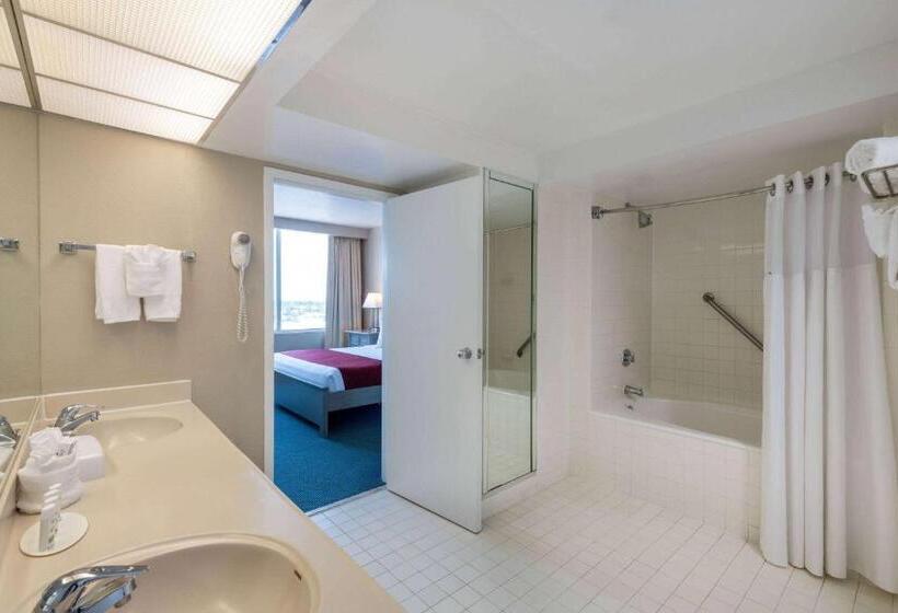 هتل Ramada By Wyndham Kissimmee Gateway Free Theme Park Shuttle