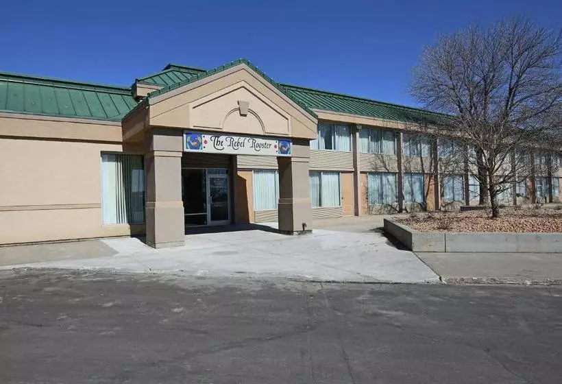 Ramada By Wyndham Mitchell Hotel & Conference Center