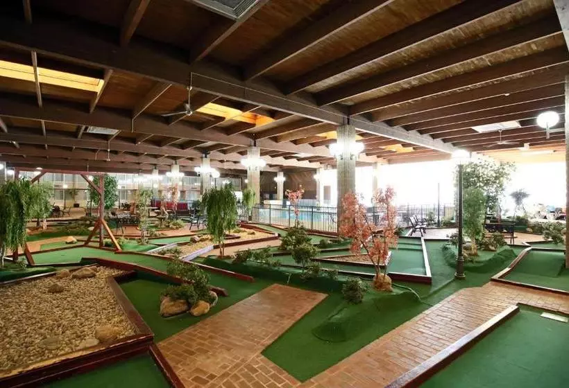 Ramada By Wyndham Mitchell Hotel & Conference Center