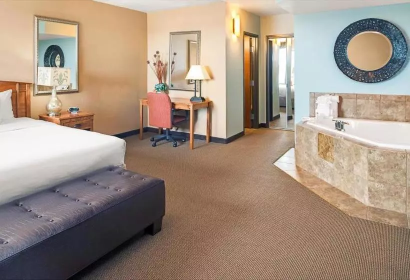 Hotel Coco Key Omaha  And Water Resort