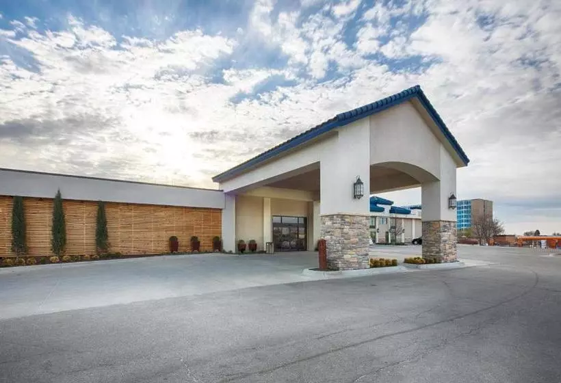 Hotel Coco Key Omaha  And Water Resort