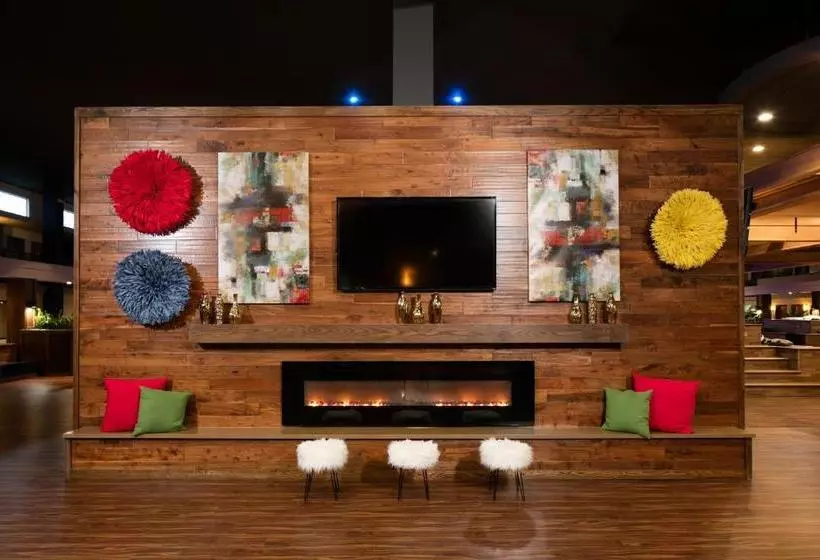 Hotel Coco Key Omaha  And Water Resort