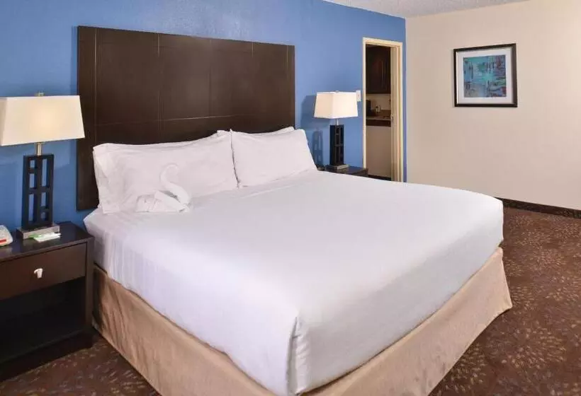 Ramada Plaza By Wyndham Sheridan Hotel & Convention Center