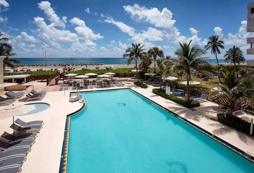 Отель The Singer Oceanfront Resort, Curio Collection By Hilton