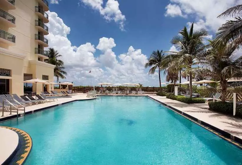 Отель The Singer Oceanfront Resort, Curio Collection By Hilton