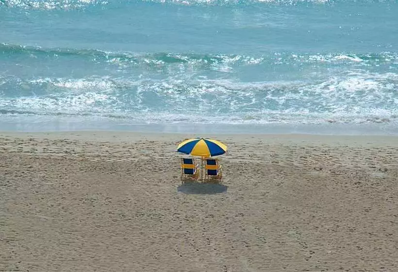 Отель The Singer Oceanfront Resort, Curio Collection By Hilton