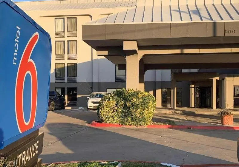 Motel 6 Lewisville, Tx   Medical City