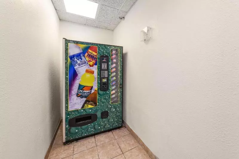 Motel 6 Lewisville, Tx   Medical City