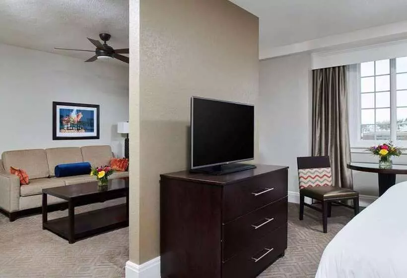 فندق Alex Johnson Rapid City Curio Collection By Hilton