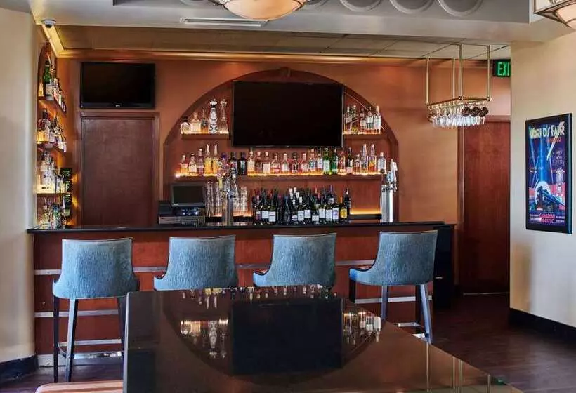 فندق Alex Johnson Rapid City Curio Collection By Hilton