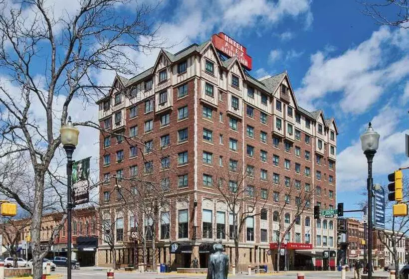 فندق Alex Johnson Rapid City Curio Collection By Hilton
