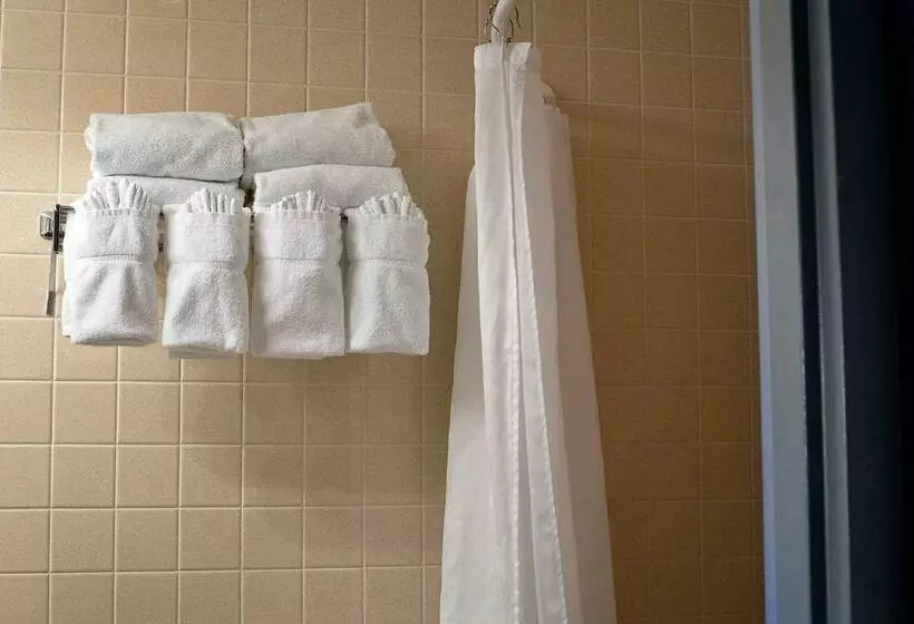 Otel Best Western At Historic Concord