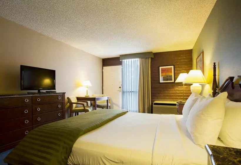 فندق Clarion Modesto