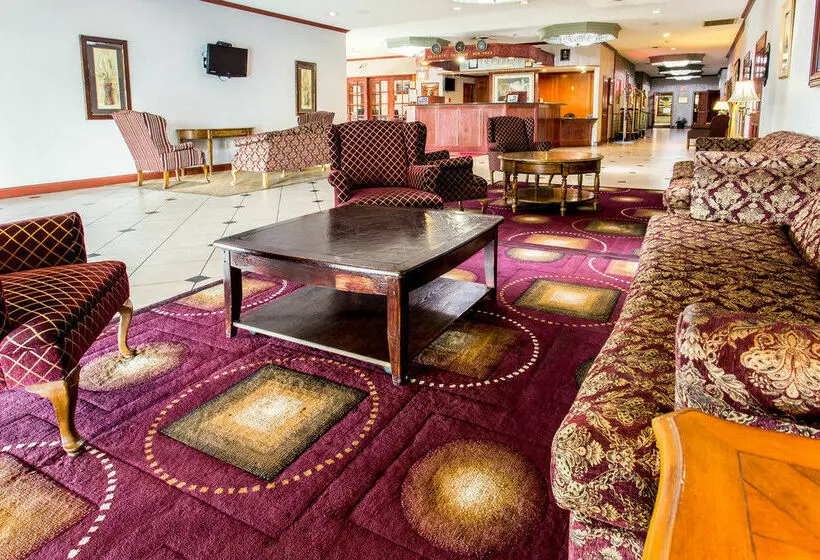 فندق Clarion Modesto