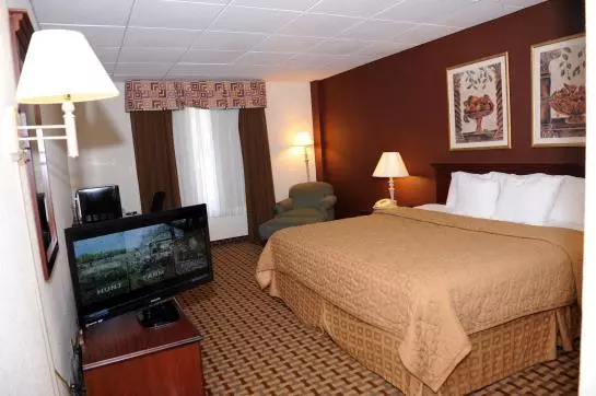 호텔 Quality Inn & Suites