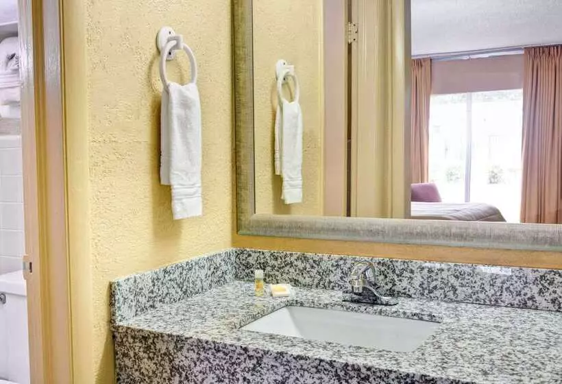 Otel Days Inn By Wyndham Durham/near Duke University