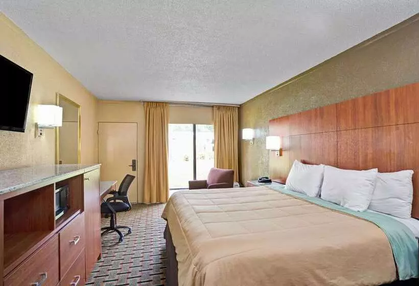 Otel Days Inn By Wyndham Durham/near Duke University