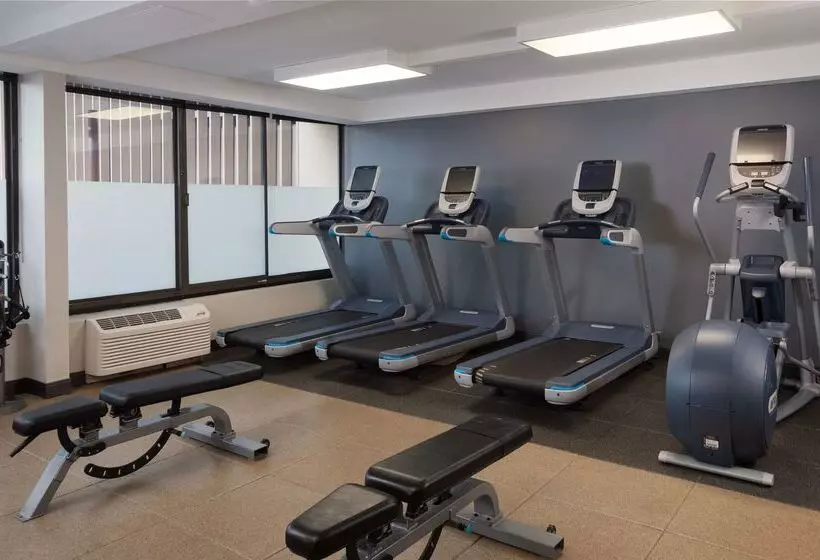 Doubletree By Hilton Hotel Cleveland Downtown Lakeside