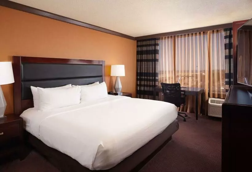 Doubletree By Hilton Hotel Cleveland Downtown Lakeside