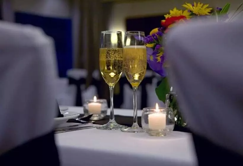 Doubletree By Hilton Hotel Cleveland Downtown Lakeside