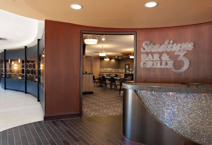 Doubletree By Hilton Hotel Cleveland Downtown Lakeside