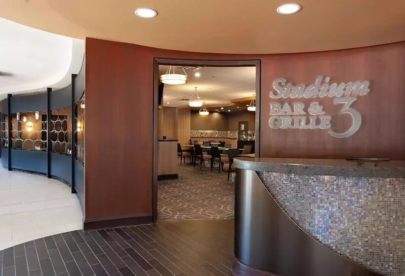 Doubletree By Hilton Hotel Cleveland Downtown Lakeside