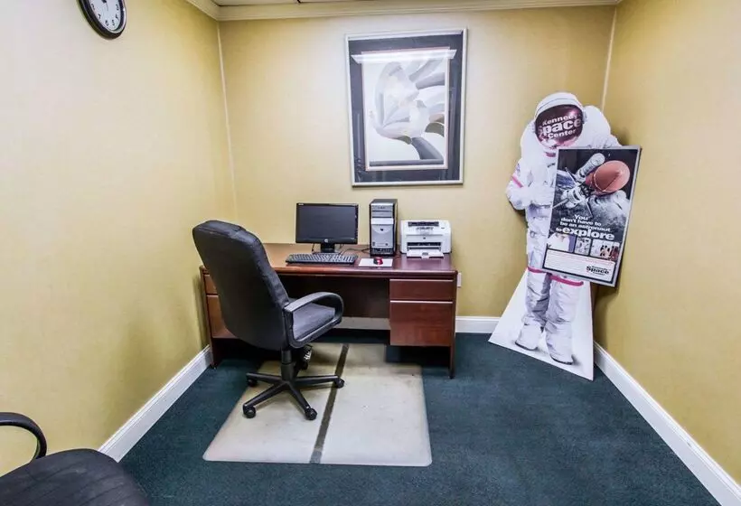 Island Hotel Of Space Coast